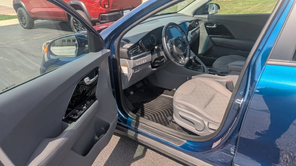Used 2021 Kia Niro LXS FWD image 18