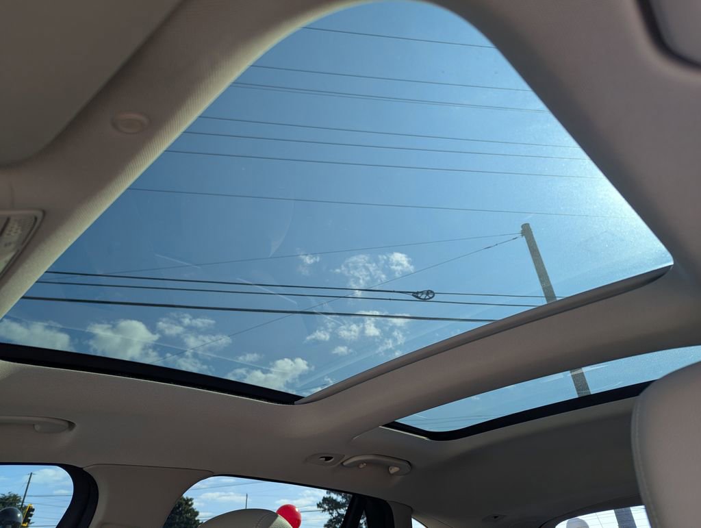 Used 2022 Mercedes-Benz GLC 300 w/ Premium Package Lite image 14