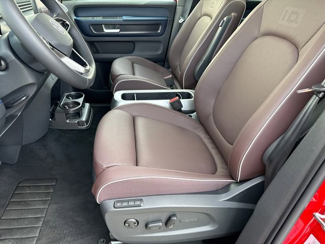New 2025 Volkswagen ID. Buzz Pro S Plus image 39