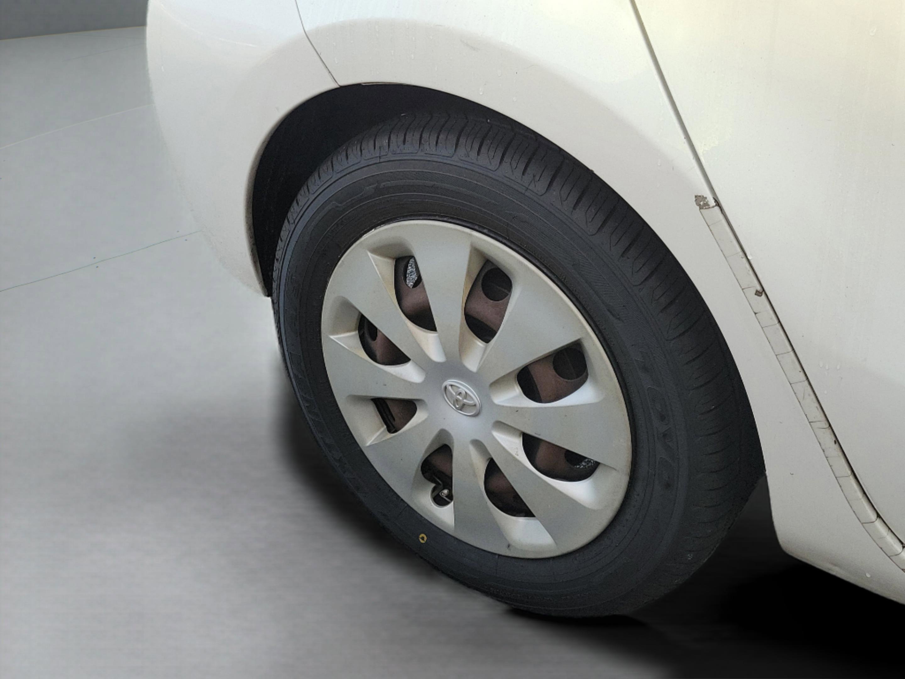 Used 2012 Toyota Prius C One image 18