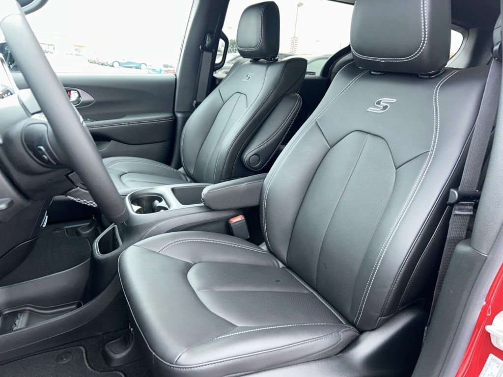 New 2026 Chrysler Pacifica Select image 15