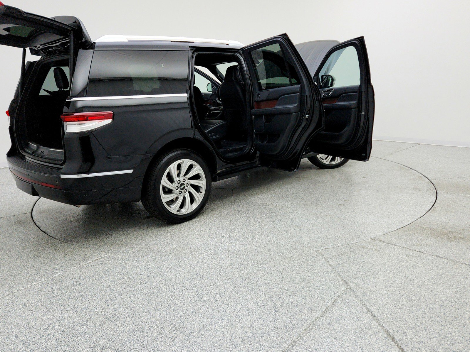 Used 2024 Lincoln Navigator Reserve image 17