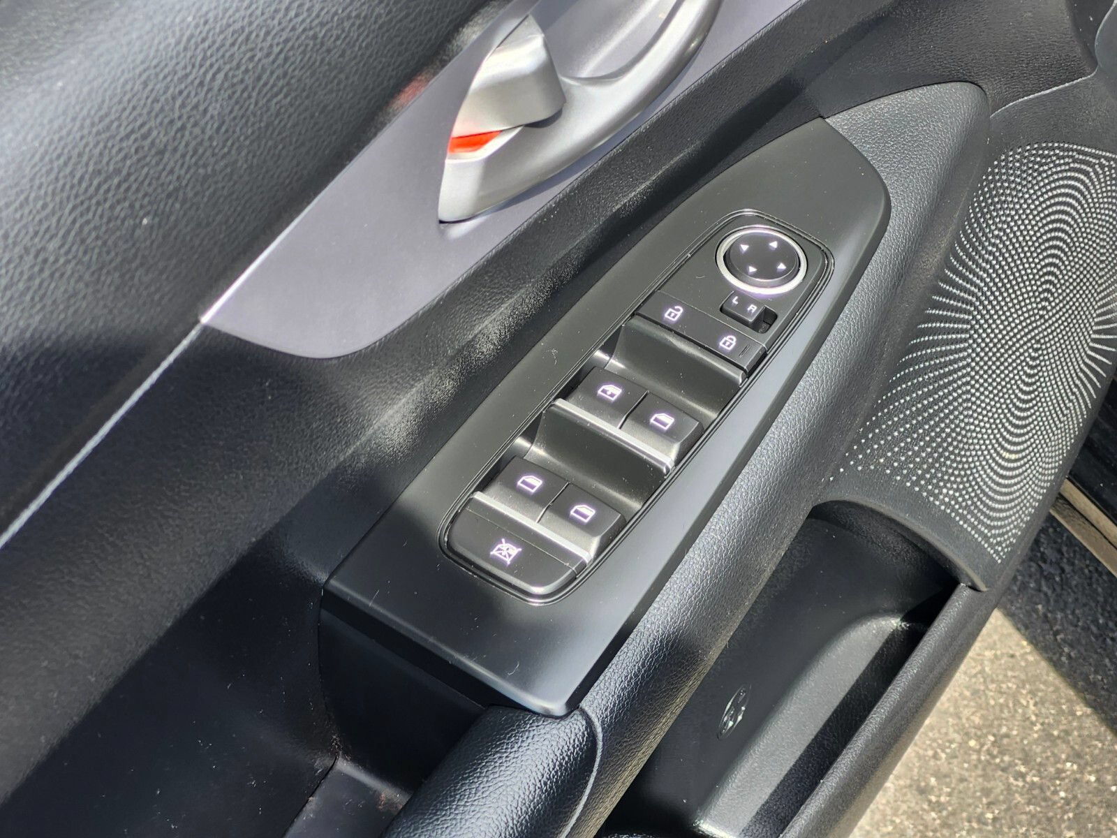 Used 2024 Kia Forte LXS FWD image 16