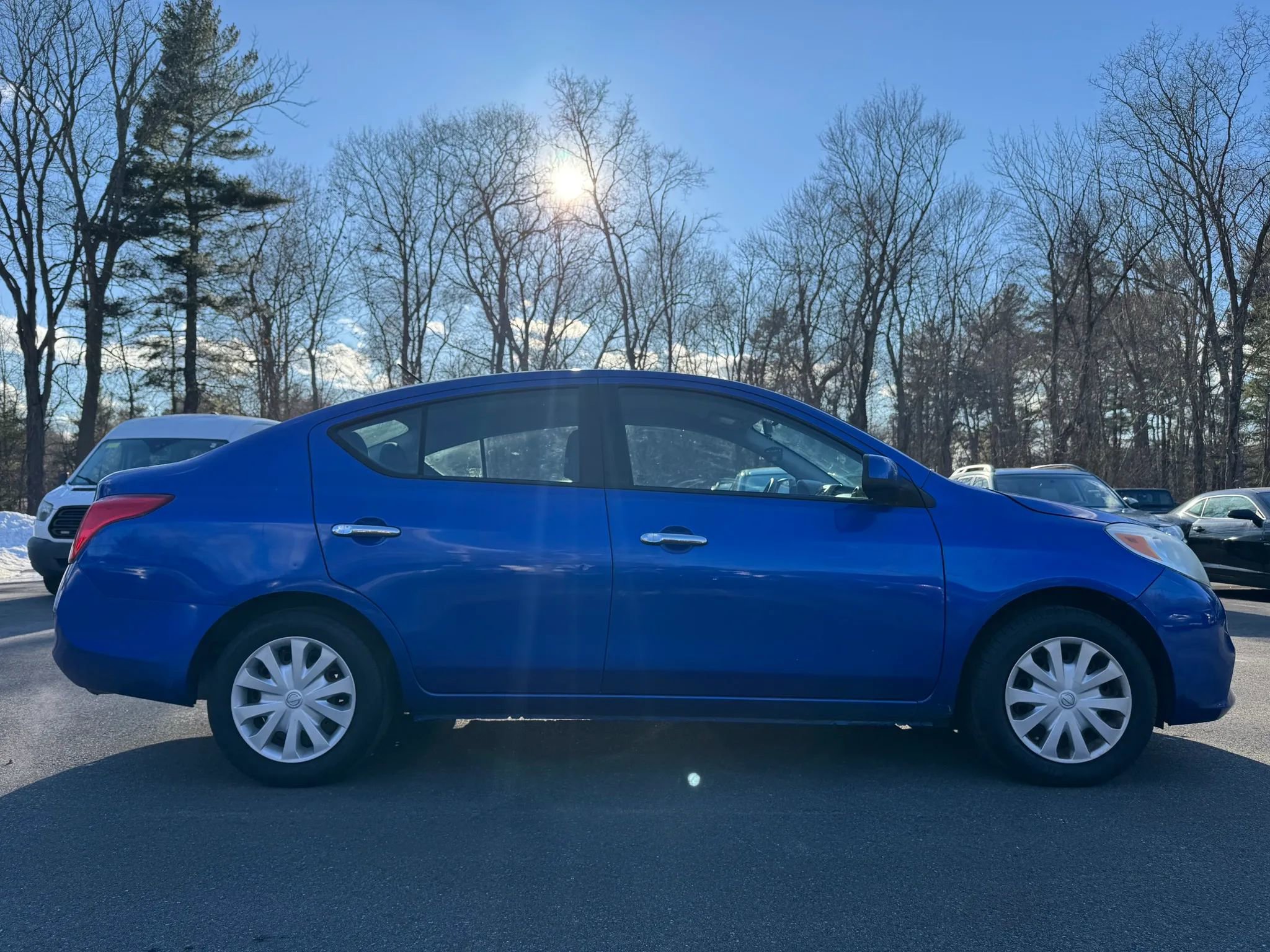Used 2012 Nissan Versa SV image 4