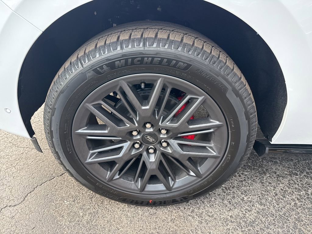 New 2025 Ford Expedition Platinum w/ Stealth Performance Package image 9