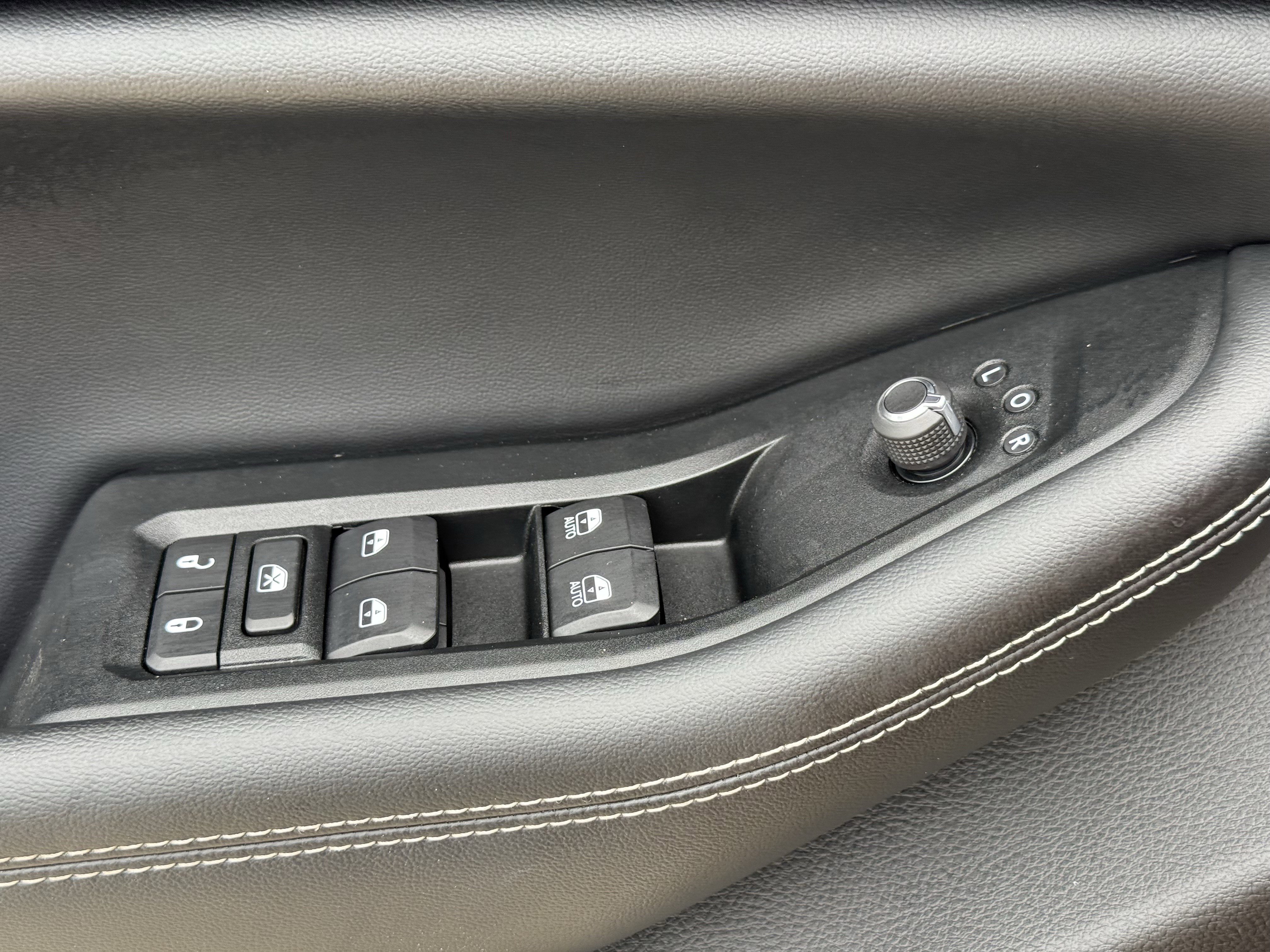 Used 2023 Jeep Grand Cherokee L Laredo image 26