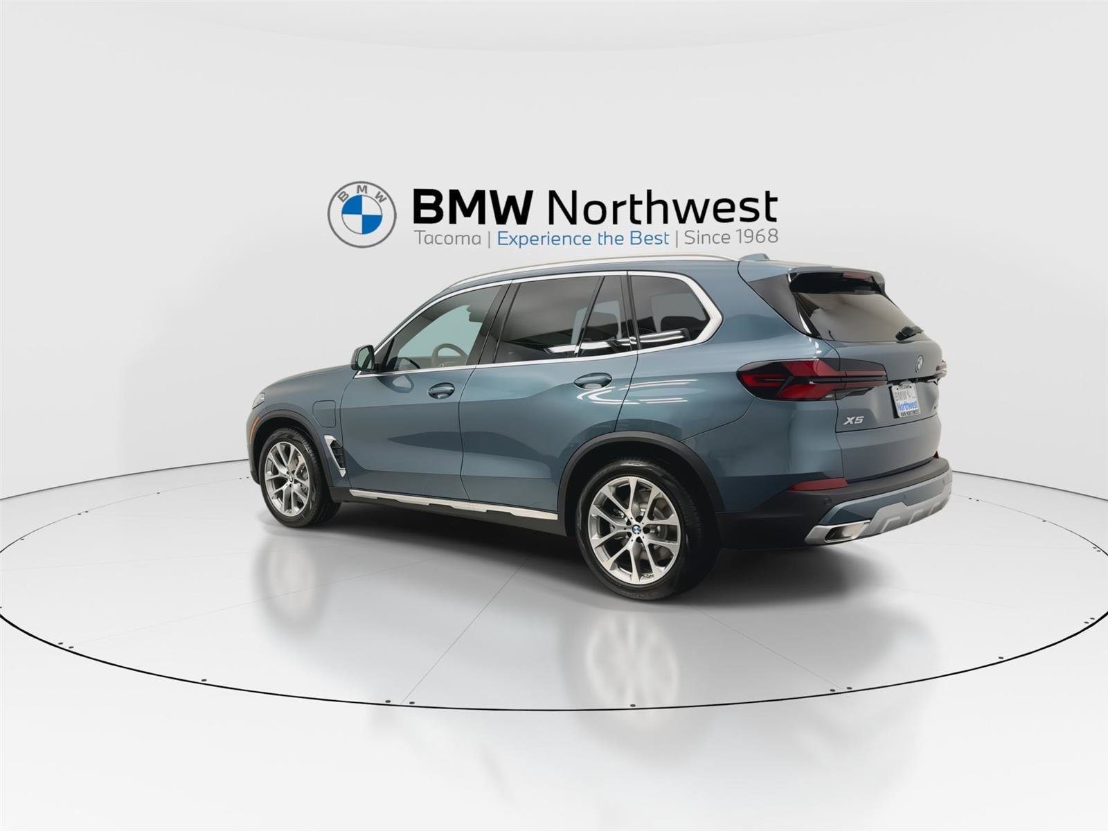 New 2026 BMW X5 xDrive50e w/ Climate Comfort Package image 12
