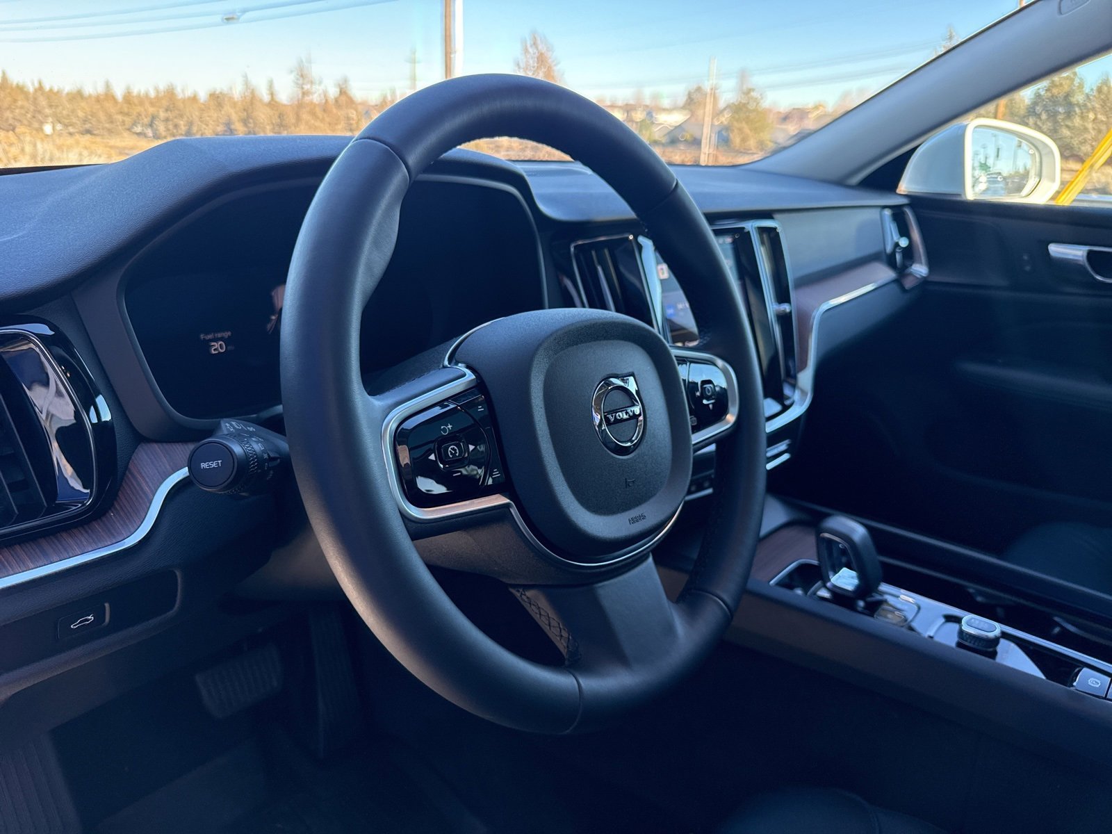 Used 2024 Volvo V60 B5 Cross Country Plus image 19