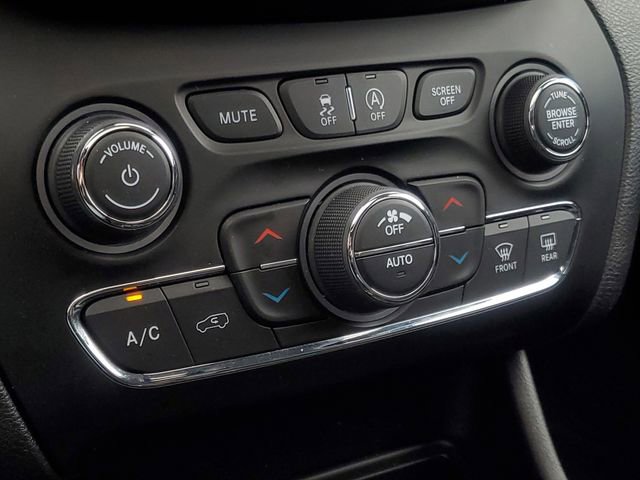 Used 2021 Jeep Cherokee Limited image 29