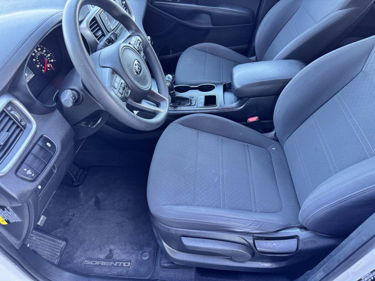 Used 2016 Kia Sorento AWD image 38