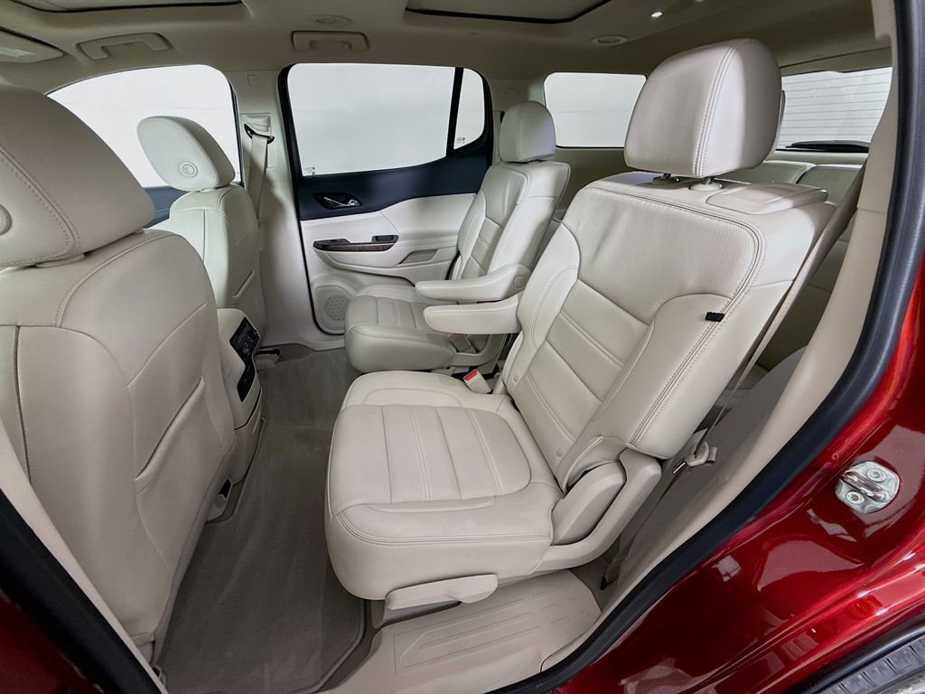 Used 2022 GMC Acadia Denali w/ Denali Ultimate Package FWD image 26