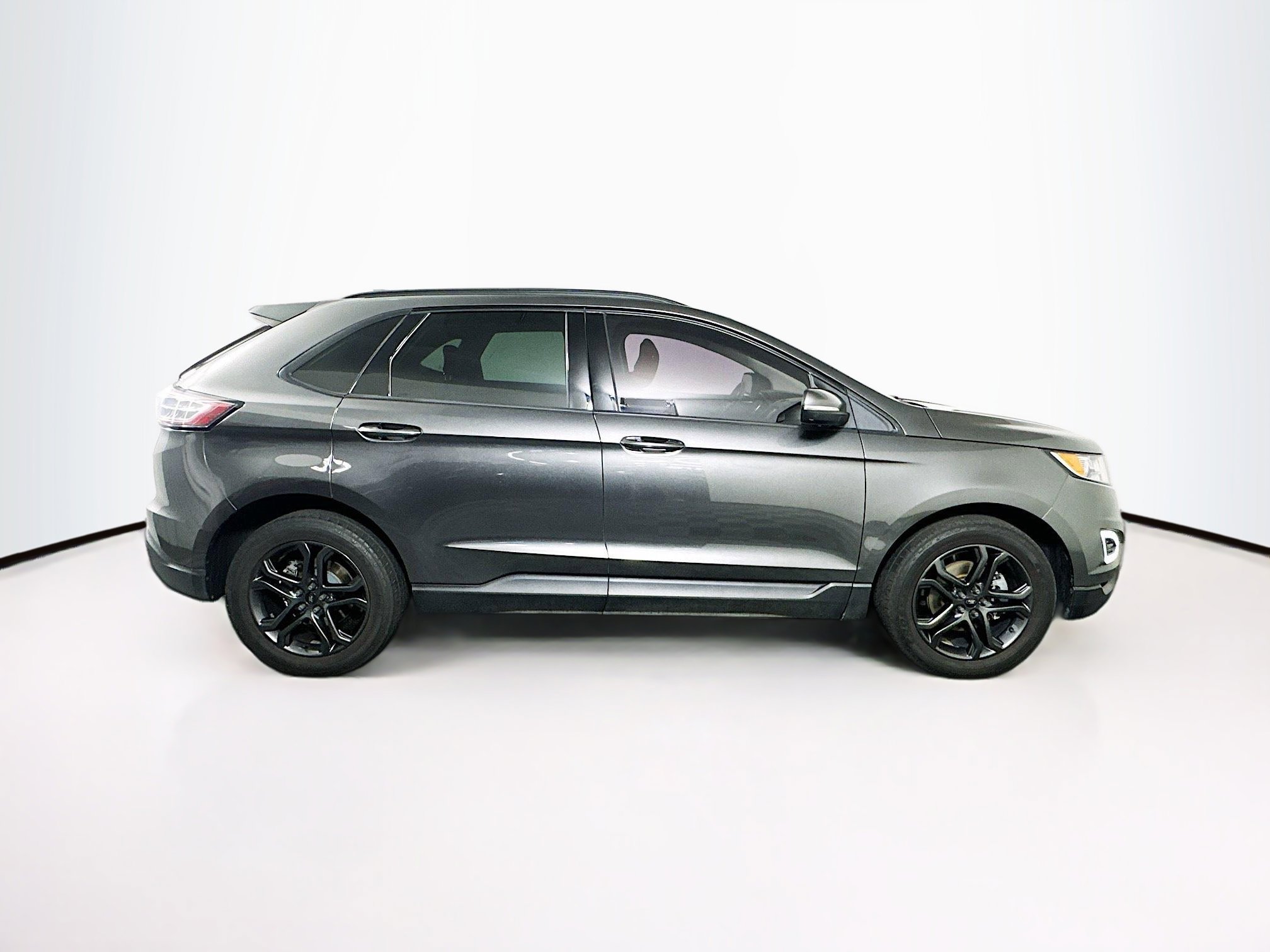Used 2018 Ford Edge SEL w/ Equipment Group 201A FWD image 10
