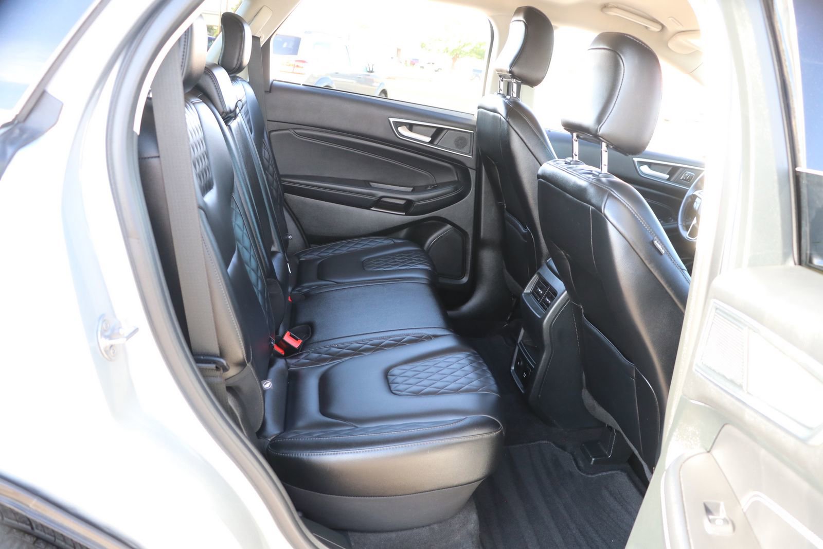 Used 2024 Ford Edge Titanium image 30