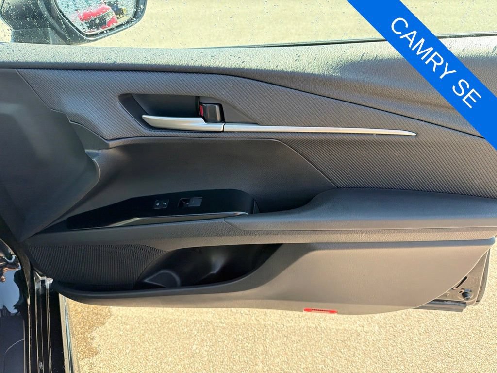 Used 2025 Toyota Camry SE FWD image 8