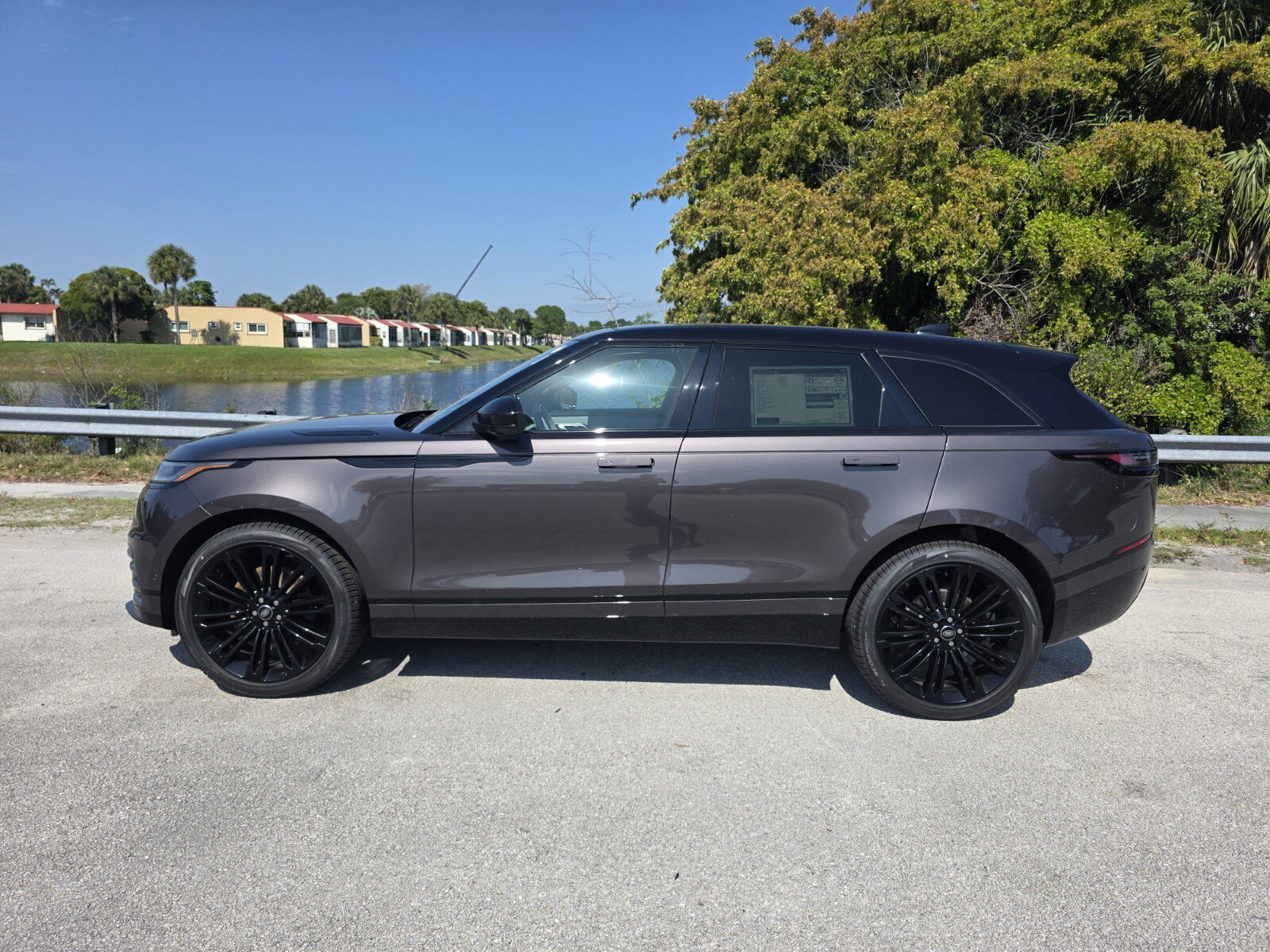 New 2026 Land Rover Range Rover Velar Dynamic SE AWD/4WD image 7