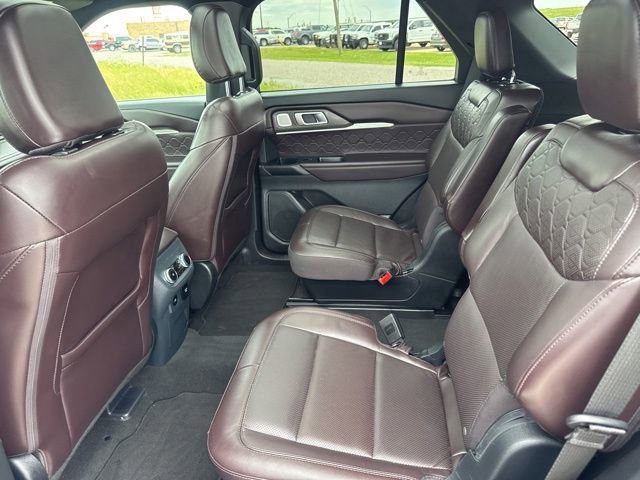 Used 2025 Ford Explorer Platinum w/ LUX Leather Package AWD/4WD image 18