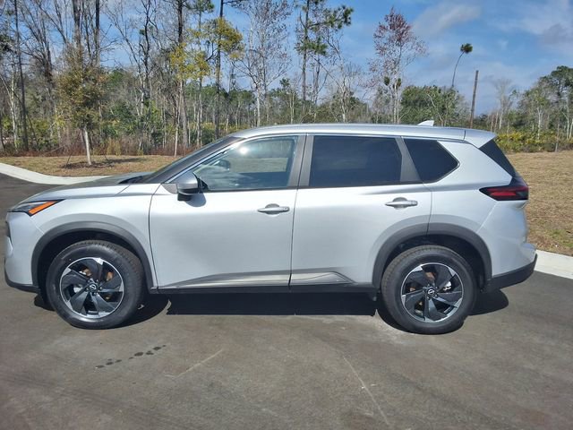 Used 2024 Nissan Rogue SV AWD/4WD image 2