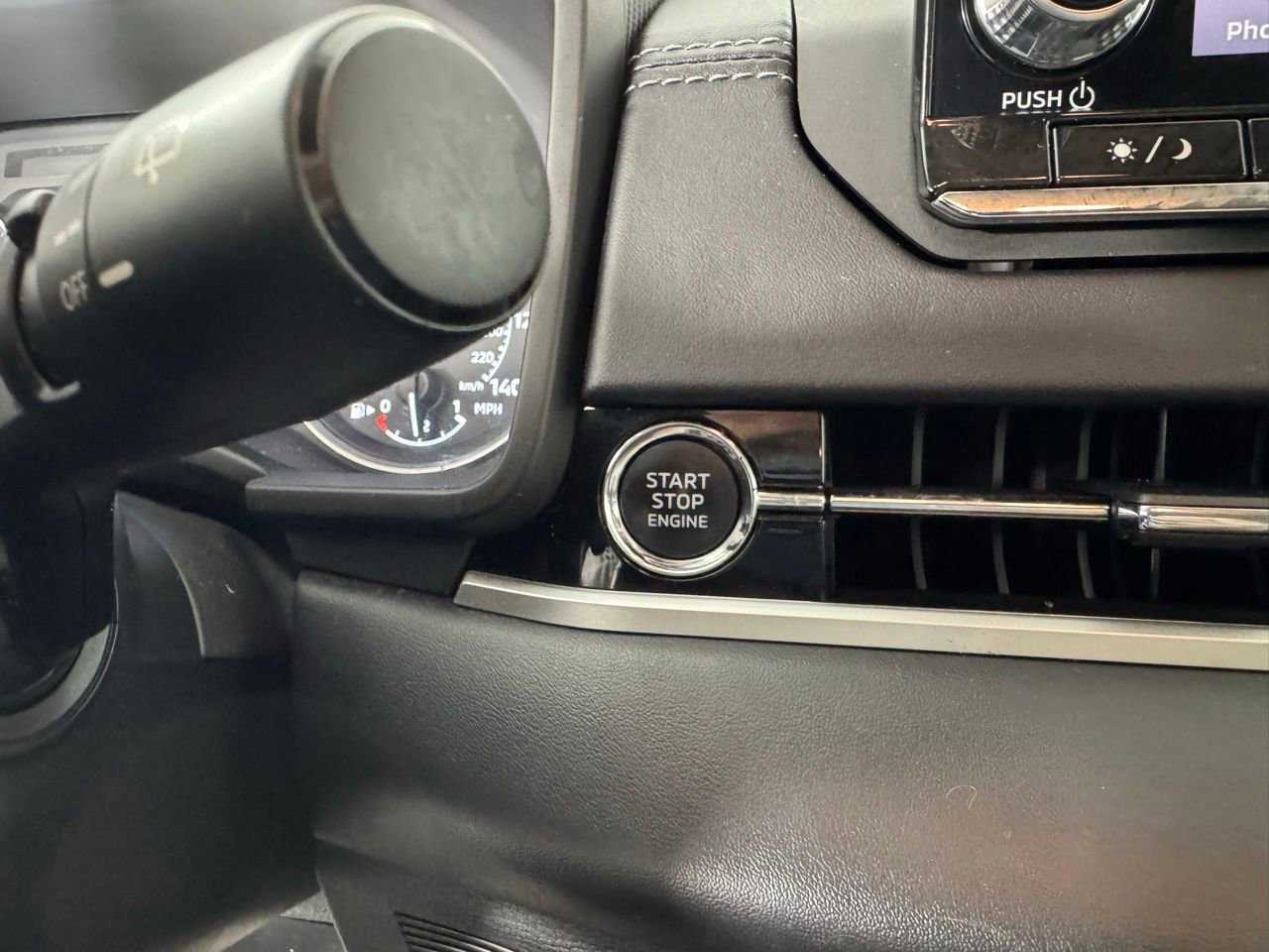 Used 2022 Mitsubishi Outlander ES image 18