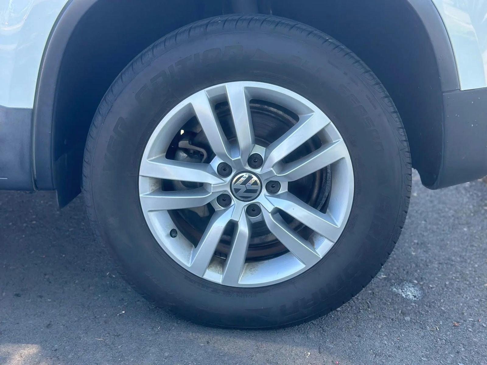 Used 2016 Volkswagen Tiguan SEL FWD image 20