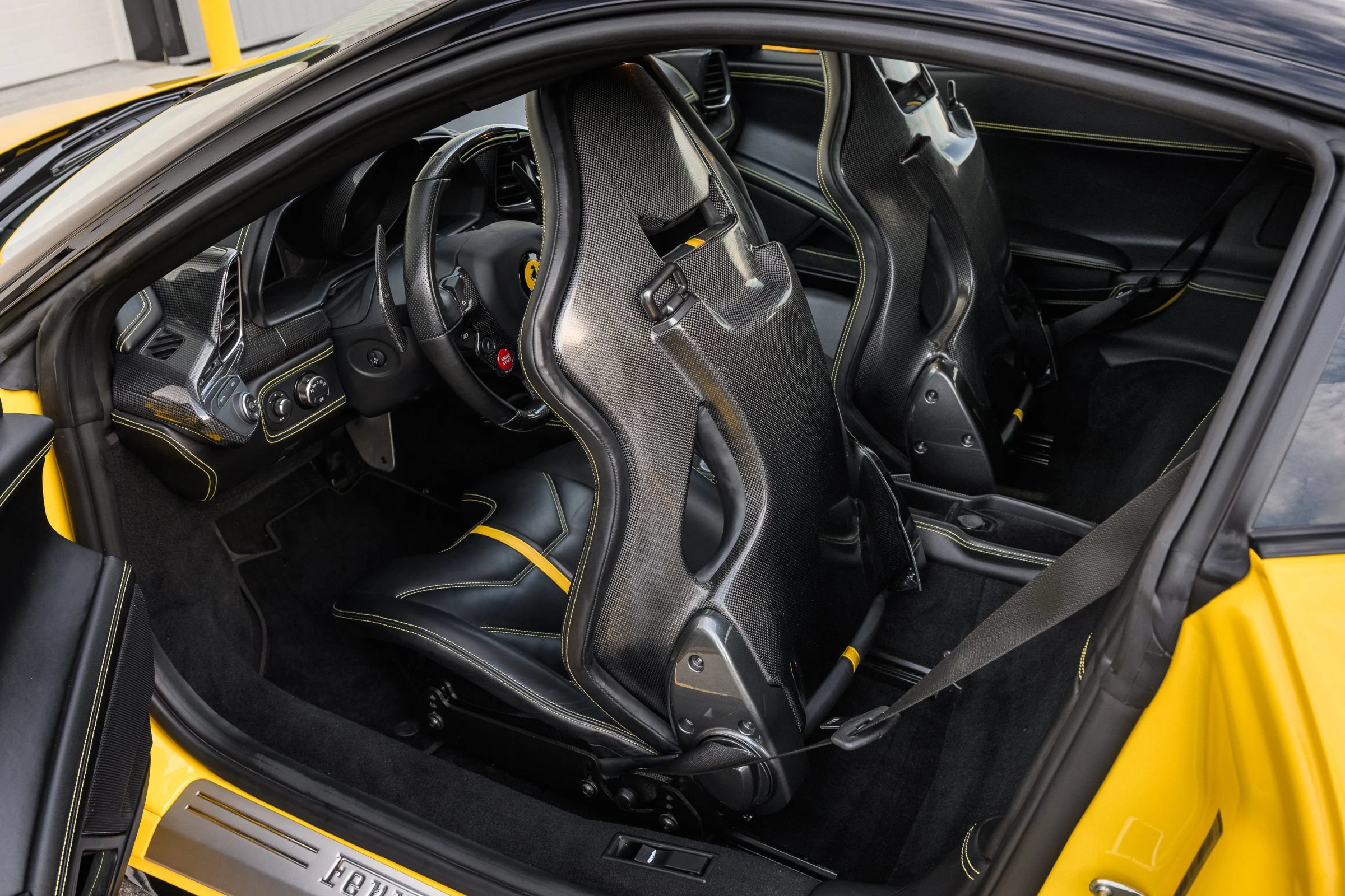 Used 2010 Ferrari 458 Italia Coupe RWD image 26