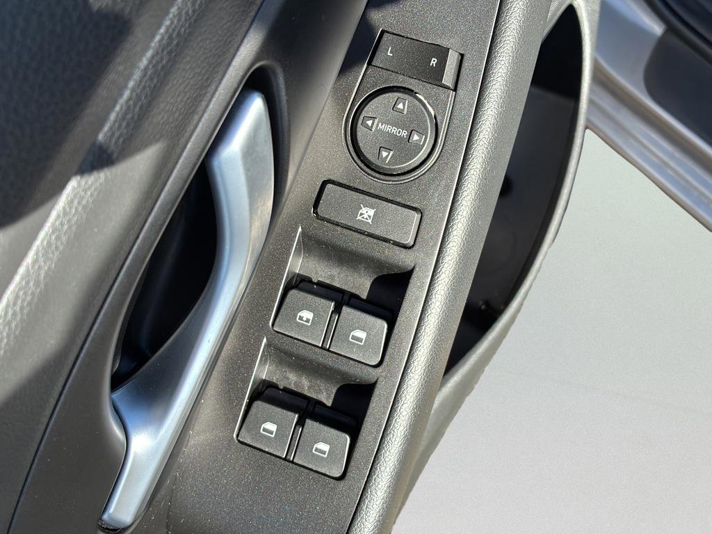 Used 2020 Hyundai Elantra GT image 18