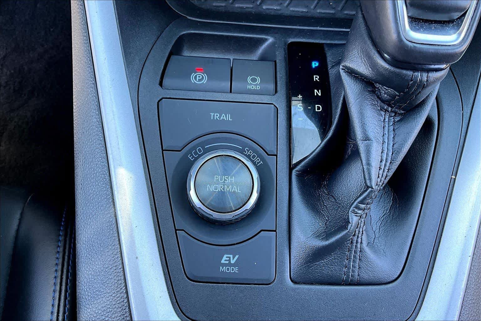 Used 2022 Toyota RAV4 XSE AWD/4WD image 34