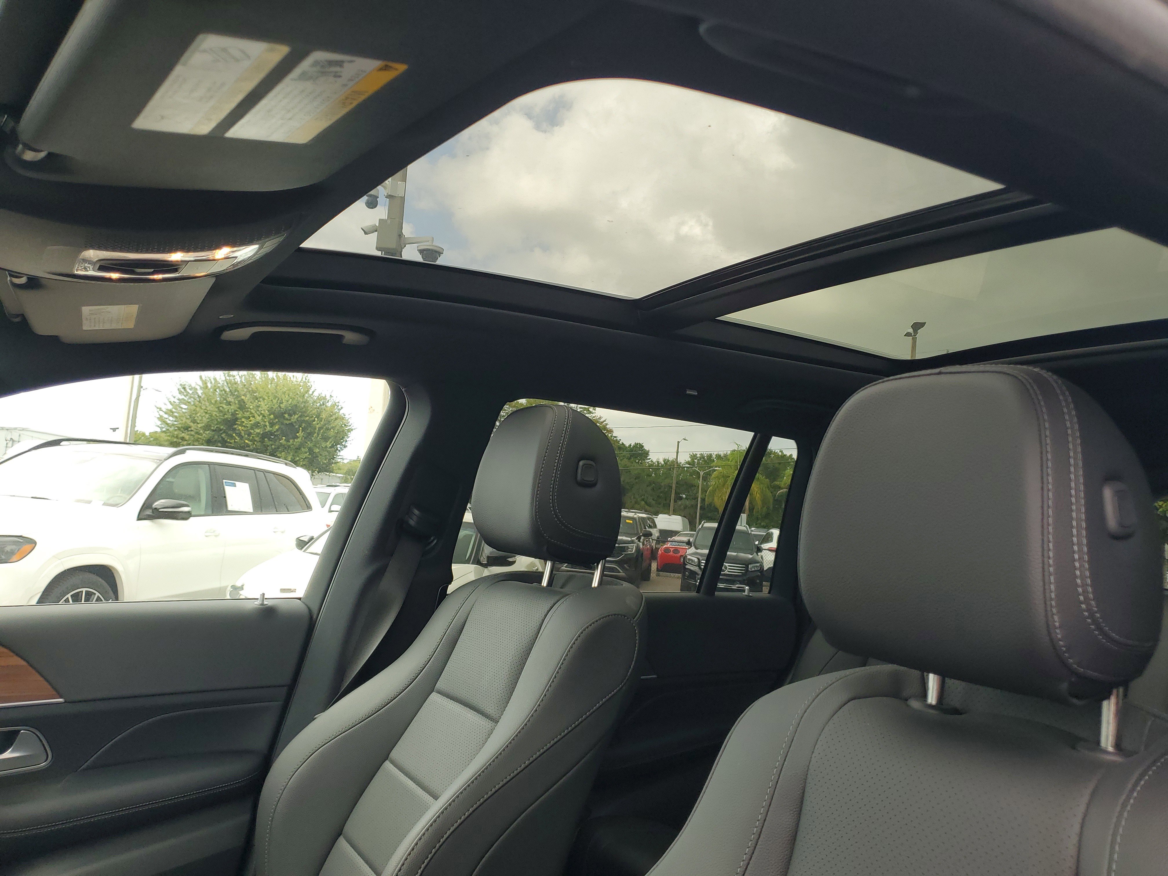 Certified 2025 Mercedes-Benz GLS 450 4MATIC image 26