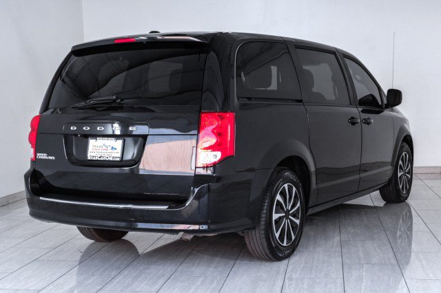 Used 2018 Dodge Grand Caravan SE w/ UConnect Hands-Free Group FWD image 6