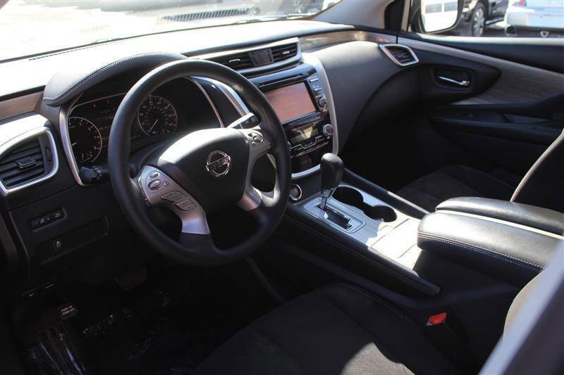 Used 2017 Nissan Murano S FWD image 16