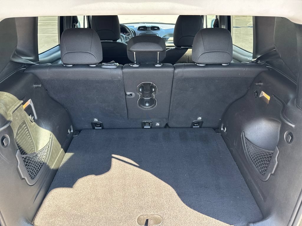 Used 2017 Jeep Renegade Latitude AWD/4WD image 29