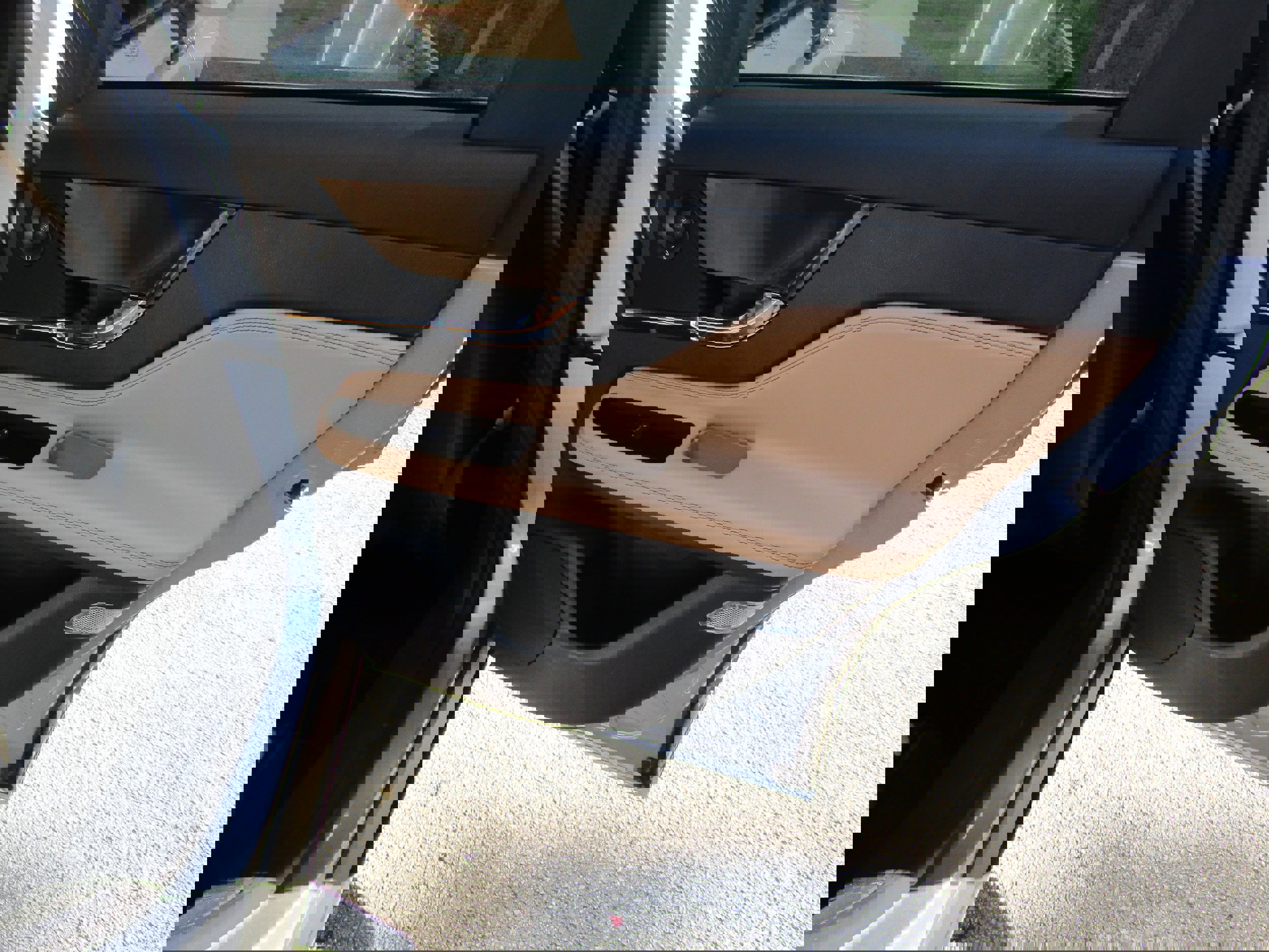 Used 2022 Lincoln Corsair Reserve w/ Equipment Group 201A image 16