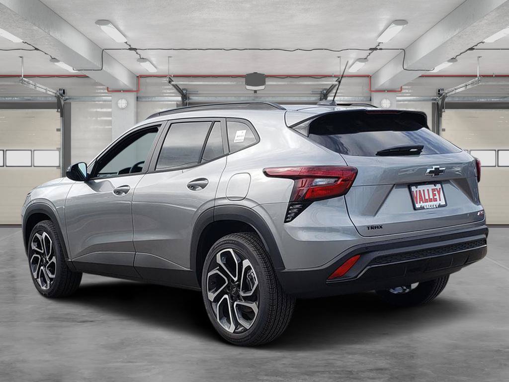 New 2026 Chevrolet Trax RS w/ Sunroof Package FWD image 6