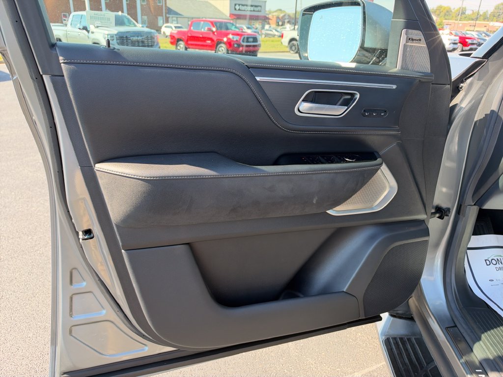 Used 2025 INFINITI QX80 Sensory AWD/4WD image 12