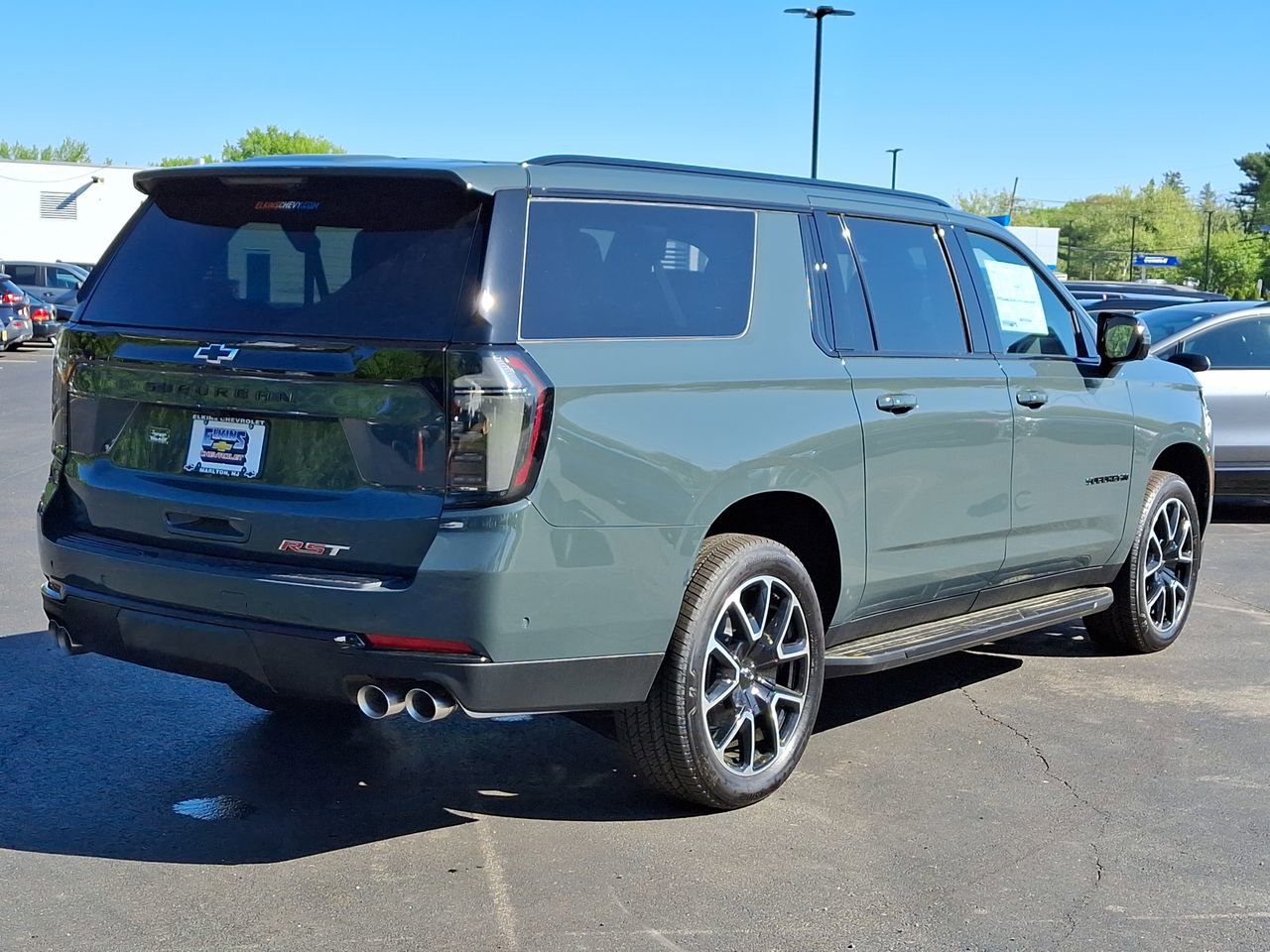 New 2026 Chevrolet Suburban RST w/ RST Capability Package AWD/4WD image 12