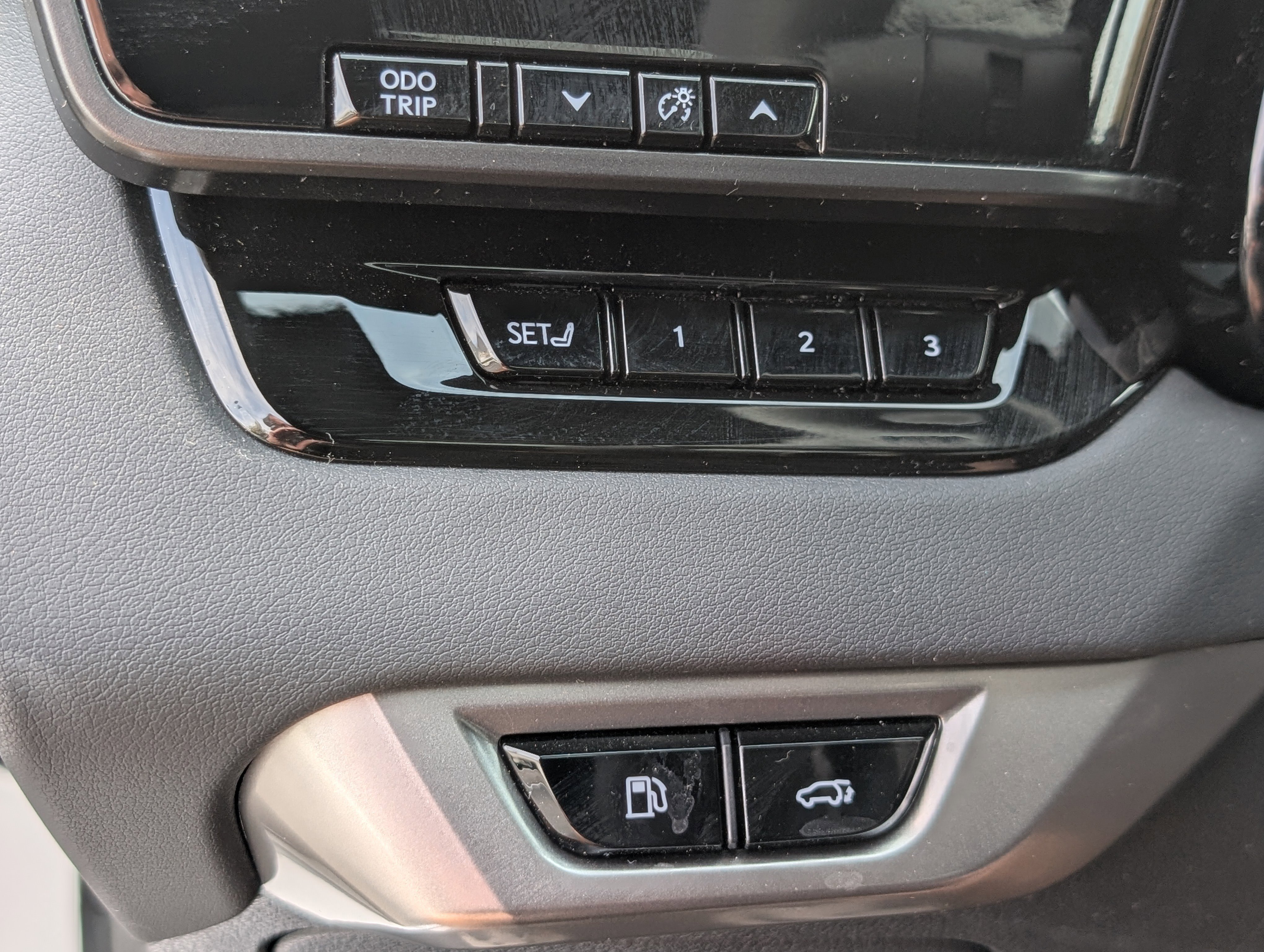 Used 2026 Lexus RX 350 Premium w/ Accessory Package (2T) AWD/4WD image 20