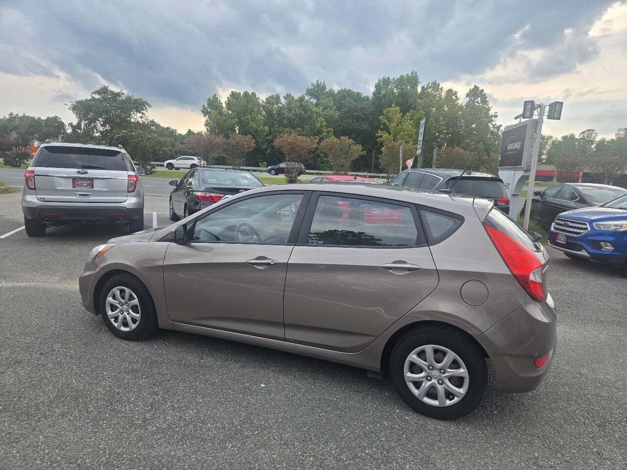 Used 2013 Hyundai Accent GS FWD image 10