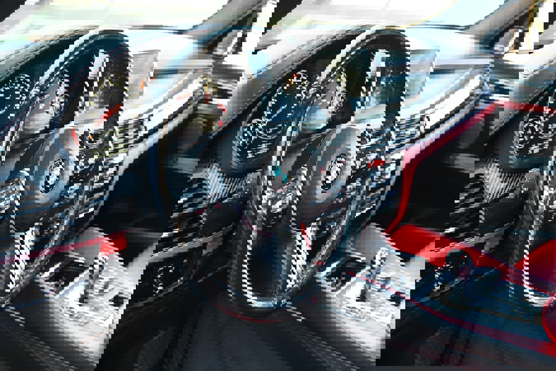 Used 2015 BMW X6 M image 25