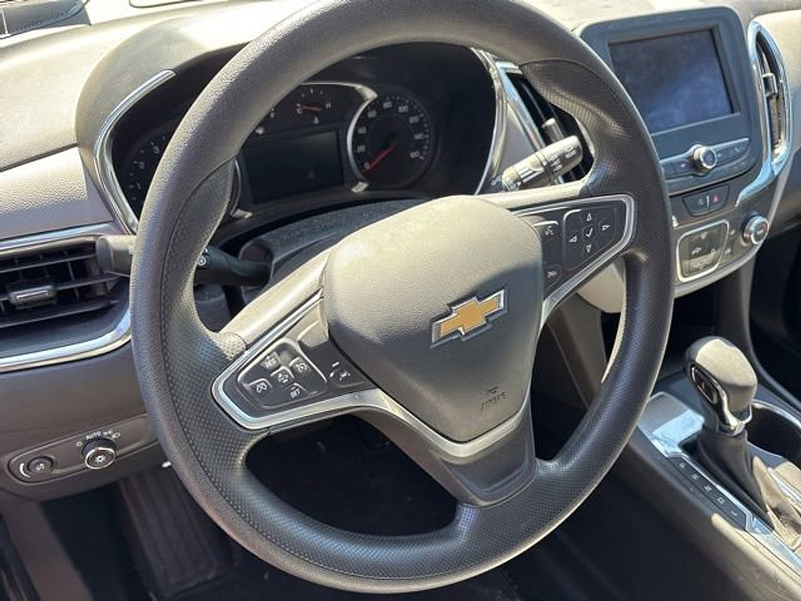 Used 2023 Chevrolet Equinox LS w/ LS Convenience Package image 10