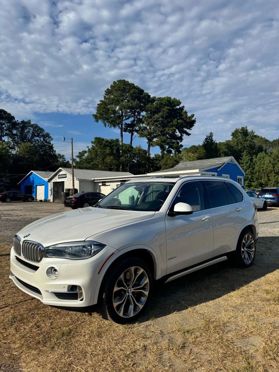 Used 2016 BMW X5 xDrive50i w/ Executive Package image 3