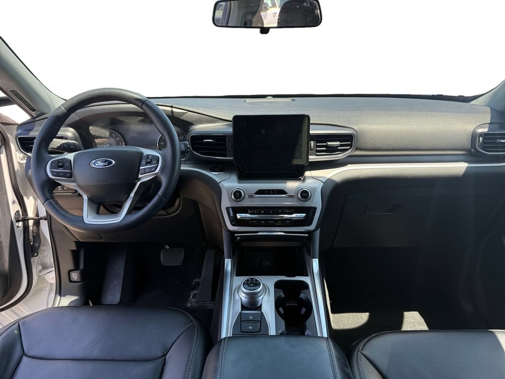 Used 2023 Ford Explorer XLT w/ Equipment Group 202A AWD/4WD image 13