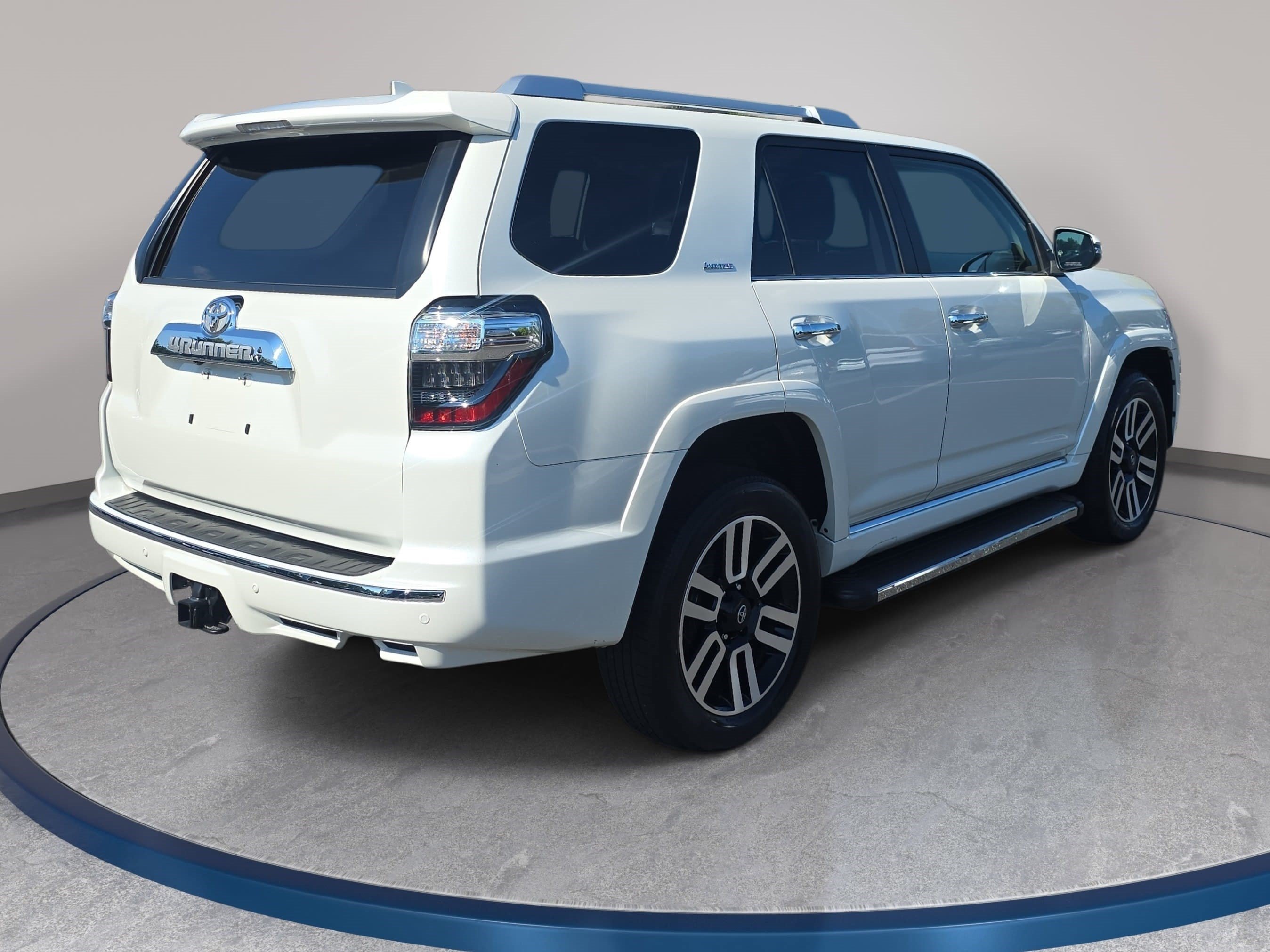 Used 2022 Toyota 4Runner Limited AWD/4WD image 5