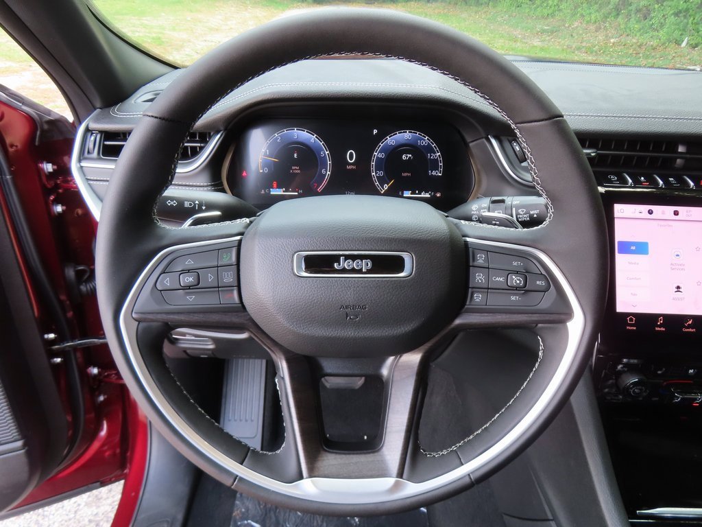 New 2025 Jeep Grand Cherokee Limited w/ Luxury Tech Group II image 4