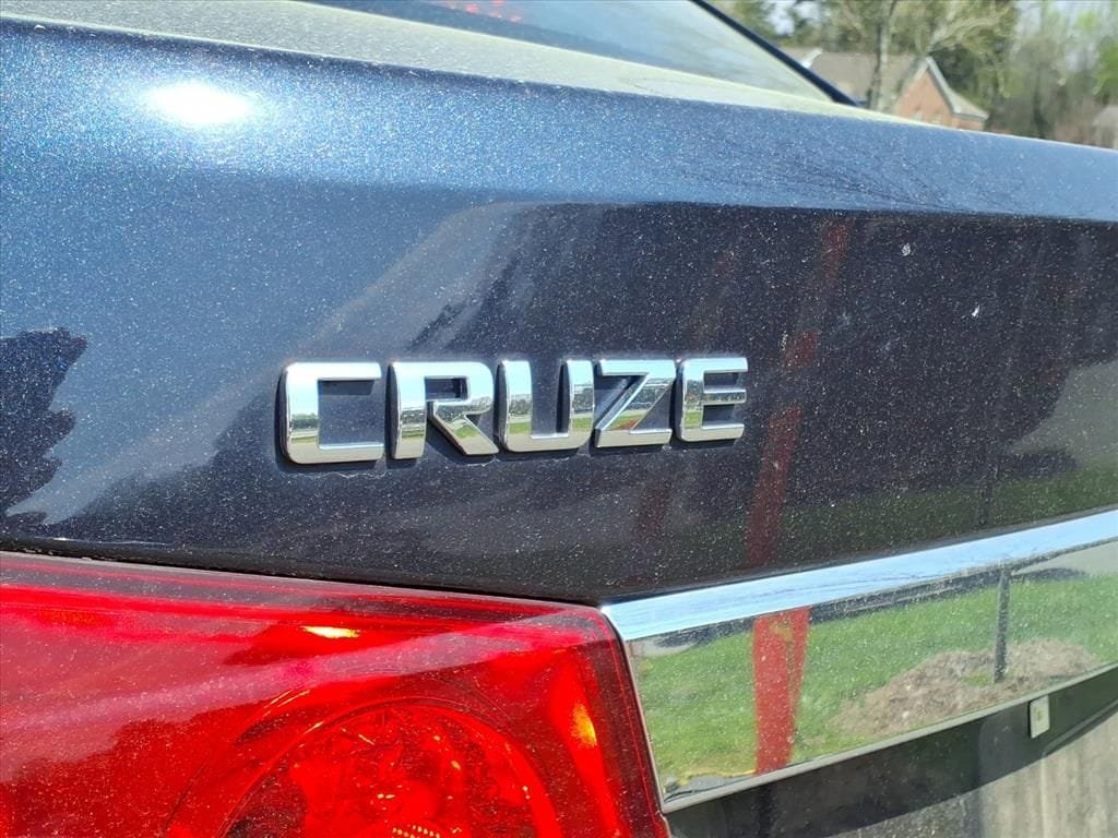 Used 2015 Chevrolet Cruze LT image 25