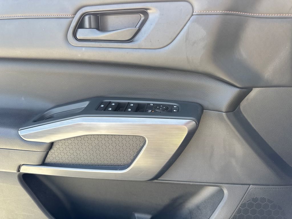 Used 2023 Nissan Pathfinder Rock Creek AWD/4WD image 17