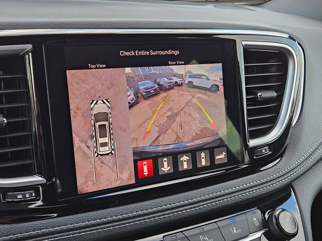 New 2026 Chrysler Pacifica Limited image 21