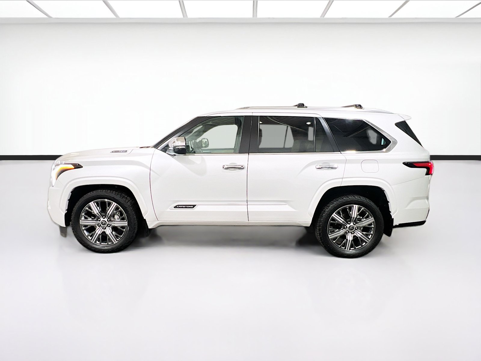 Used 2024 Toyota Sequoia Capstone AWD/4WD image 23