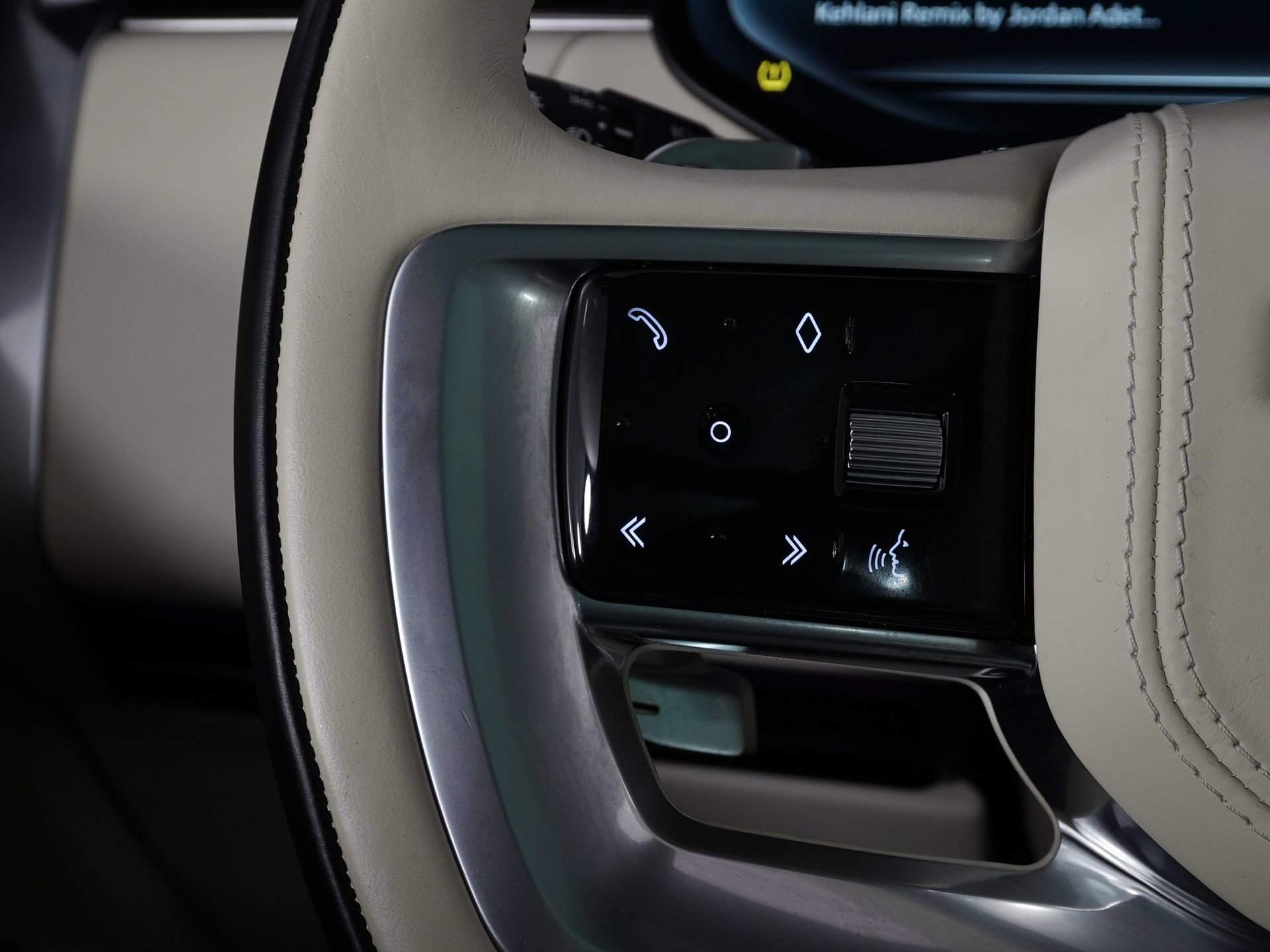 Used 2023 Land Rover Range Rover SE image 8