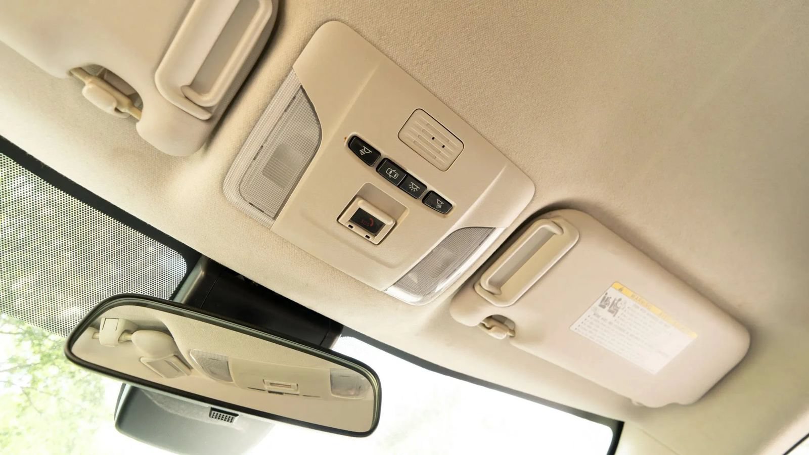 Used 2021 Toyota Corolla LE FWD image 30