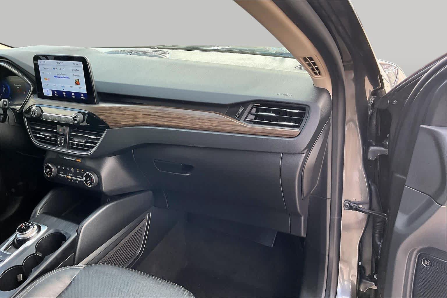 Used 2020 Ford Escape Titanium FWD image 18
