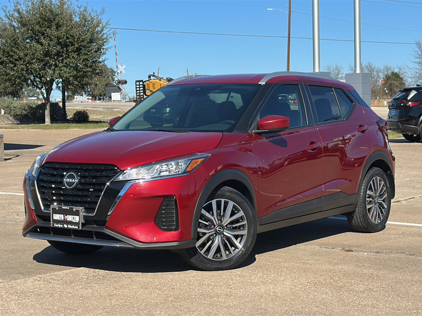 Used 2023 Nissan Kicks SV image 2